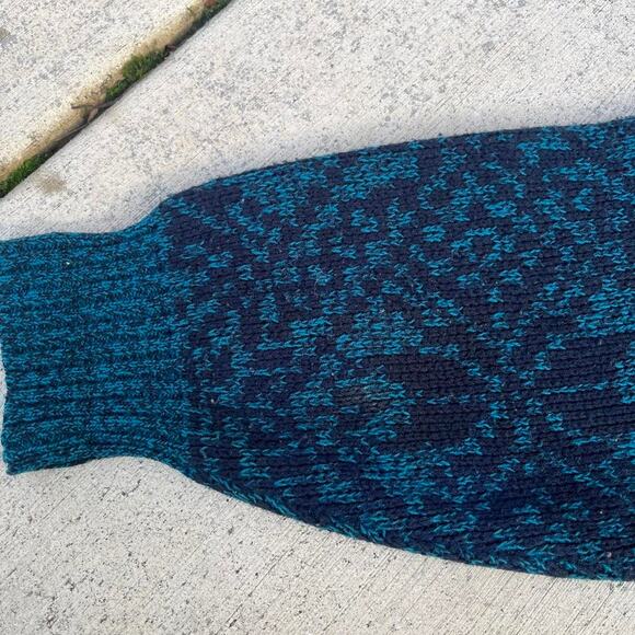 Brittany Bay Monochromatic Snowflake Geometric Motif Crewneck Blue Teal Sweater - Picture 4 of 6